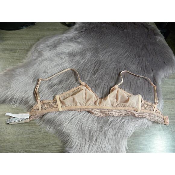 Victoria's Secret bralette brasier XS peach color lace material - Picture 6 of 8